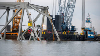 EEUU: Continúa limpieza del derrumbado puente de Baltimore