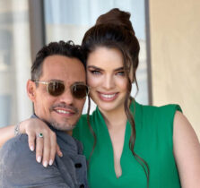 Marc Anthony y Nadia Ferreira presentan a su niño en las redes sociales