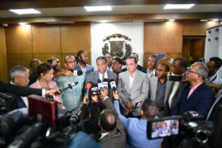Partidos de oposición exigen a la JCE garantías electorales para elecciones de mayo 2024