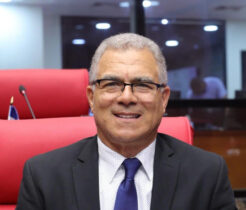 Senador de Ocoa renuncia a la Fuerza del Pueblo y a aspirar por el mismo cargo