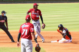Víctor Ramos y Daniel Robertson se unen a cuerpo técnico de Toros