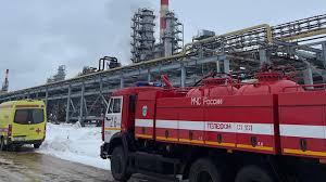RUSIA: Se incendian depósitos de combustible tras ataques drones