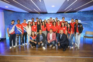 Banreservas respalda equipo “Apolo 27” en la competencia HERC de la NASA