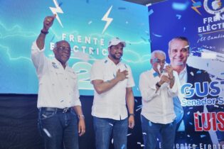 Frente Eléctrico PRM realiza gran concentración de apoyo a Abinader y candidatos en San Cristóbal