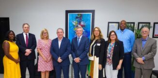 IDAC y JetBlue acuerdan afianzar esfuerzos para mejorar servicios