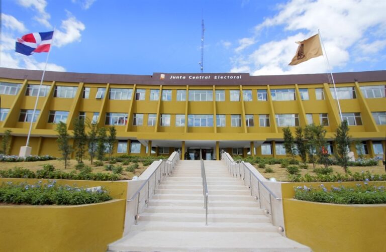 Vence plazo para reformar boleta electoral