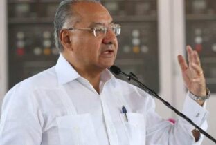 BOLIVIA: Condenado a 15 años de cárcel exembajador de EEUU