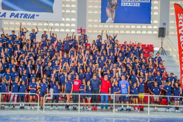 Mas de 2 mil jovencitas participan proyecto «Una Reina del Caribe»