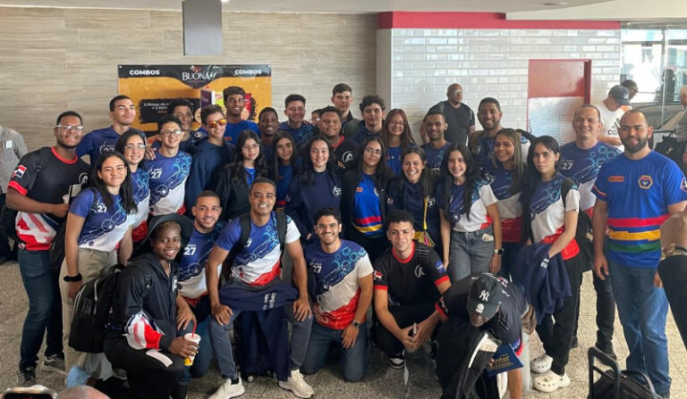Equipos dominicanos logran tres premios en concurso de la NASA