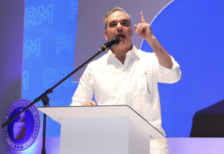 Abinader: PRM no tiene la culpa que la gente no le crea oposición