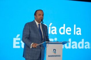 Conferencia de Banreservas sobre desempeño ético empresarial