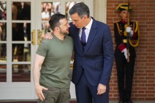 ESPAÑA: Se compromete a dar apoyo militar por 1,000 millones de euros a Ucrania