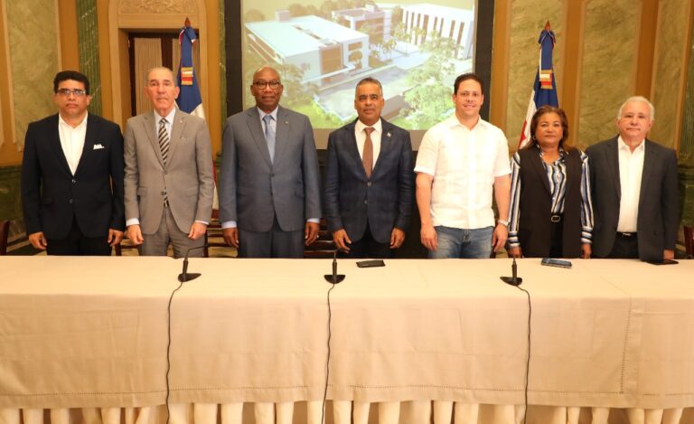 Abinader instruye construcción de centro UASD Santo Domingo Este