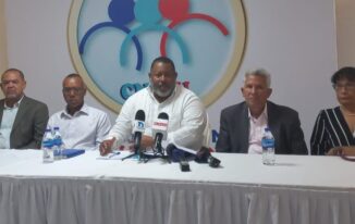 Comerciantes critican suspensión programas sociales del Gobierno