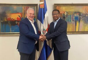 Embajada en Países Bajos y Comisión Nacional de Golf buscan incentivar ese deporte en RD