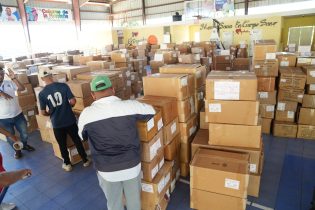 INABIE distribuye uniformes y útiles escolares en más de 1,600 escuelas