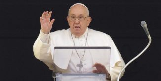 EL VATICANO: Papa reclama a los gobernantes poner fin a guerras