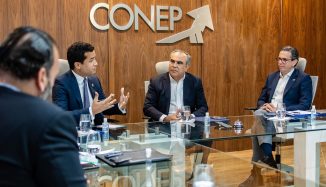 Empresarios tratan con senador del DN sobre temas productivos