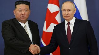 COREA DEL NORTE: Putin y Kim Jong Un firman un acuerdo cooperación estratégica