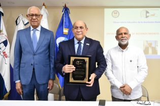 ADP designa Observatorio Educativo con el nombre del profesor Rafael Santos Badía