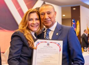 Senador Santiago Zorrilla recibe certificación de elección para tercer período
