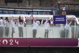 Delegación RD desfila en vistosa ceremonia de Juegos Olímpicos