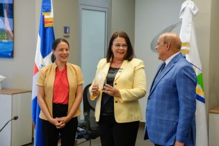 ASP-INFOTEP y COOPNAMA reconocen a Rafael Santos Badía