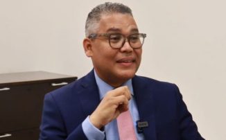Ex candidato Carlos Peña apoya la modificación constitucional