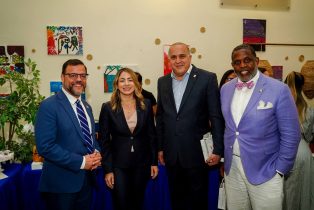 Delegación de NY y senador de María Trinidad Sánchez elogiaron planes y logros de Supérate