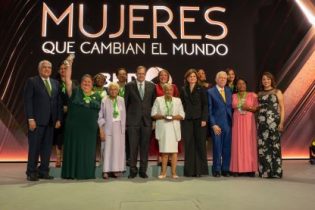 BHD entrega Premio “Mujeres que Cambian el Mundo”