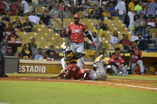Leones extienden a 3-0 invicto con triunfo sobre Águilas