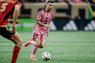 Messi aporta triplete a Inter Miami, que bate récord de puntos en la MLS