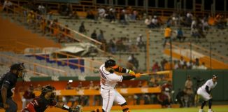 Toros ganan tercero seguido con jonrón de Rivera y hermético bullpen