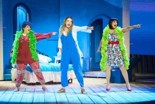 «Mamma Mia!», una puesta en escena de estrellas y reyes del baile