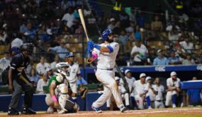 Licey blanquea Estrellas; Leones caen ante Aguilas; Toros triunfan