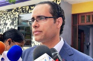 Dice ningún gobierno alcanza el desarrollo país regalando dinero