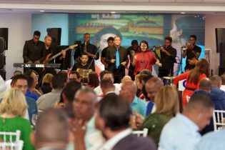GBC Farmacias celebra encuentro navideño con comunicadores