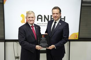 Asociación Industriales Herrera reconoce Ministro de Industria