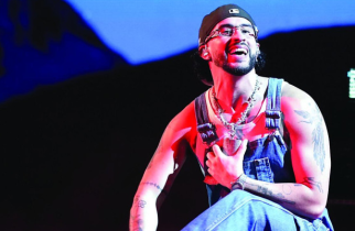 Bad Bunny sorprende a Nueva York con conciertos en el metro y en un club latino