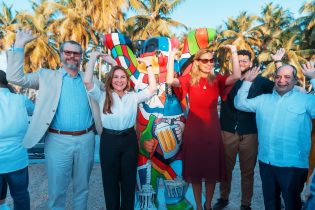 Embajada de Alemania y Alcaldía del DN instalan un Buddy Bear para celebrar amistad