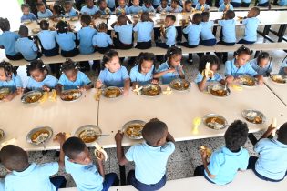 INABIE superará la entrega de 1,000 millones de raciones alimenticias
