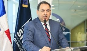 Surun Hernández somete a Mario Lama por presunto desfalco de RD$13 mil millones en SNS