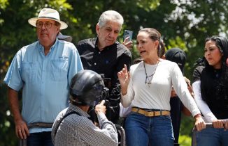 VENEZUELA: Corina Machado y N. Maduro llaman a machar este 10 enero