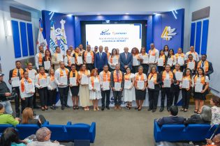 Certifican a 80 facilitadores para educar 28 mil transportistas en 2025
