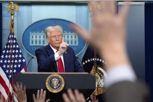 Trump insiste que en piensa recuperar el Canal de Panamá