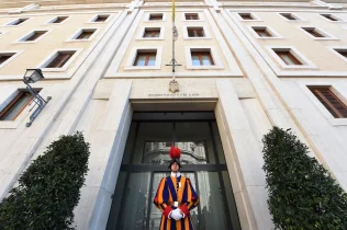 EL VATICANO: Papa será velado en la capilla de su residencia