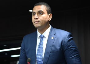 Diputado Stalin Vásquez propone crear registro digital de pacientes
