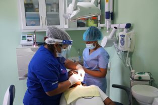 INABIE amplia servicios bucales gratis a estudiantes de RD con 54 módulos