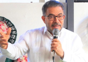 Rinden homenaje a héroes de revuelta de Abril en Dominicana