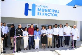 Vicepresidenta entrega hospital en El Factor y CPN en Nagua